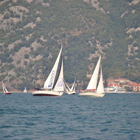 Apartmani Villa Radovic Risan Luaran gambar