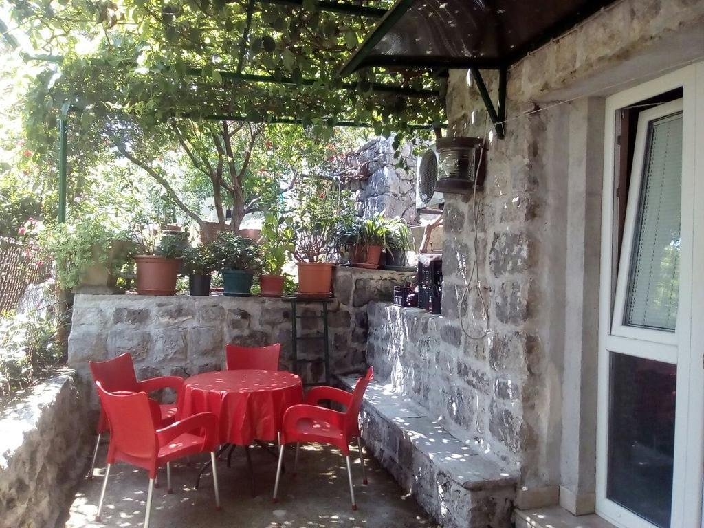 Apartmani Villa Radovic Risan Luaran gambar