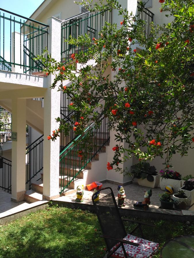 Apartmani Villa Radovic Risan Luaran gambar