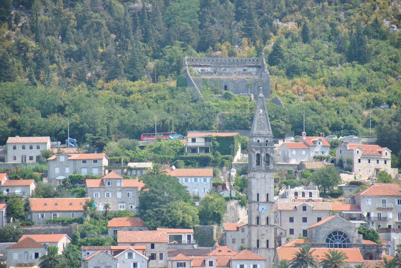 Apartmani Villa Radovic Risan Luaran gambar