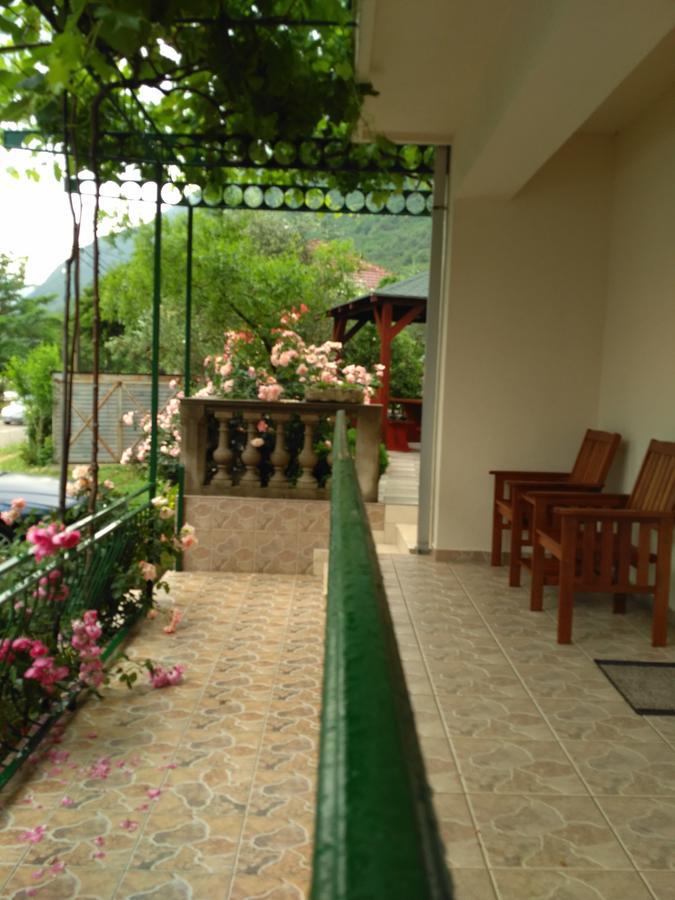 Apartmani Villa Radovic Risan Luaran gambar