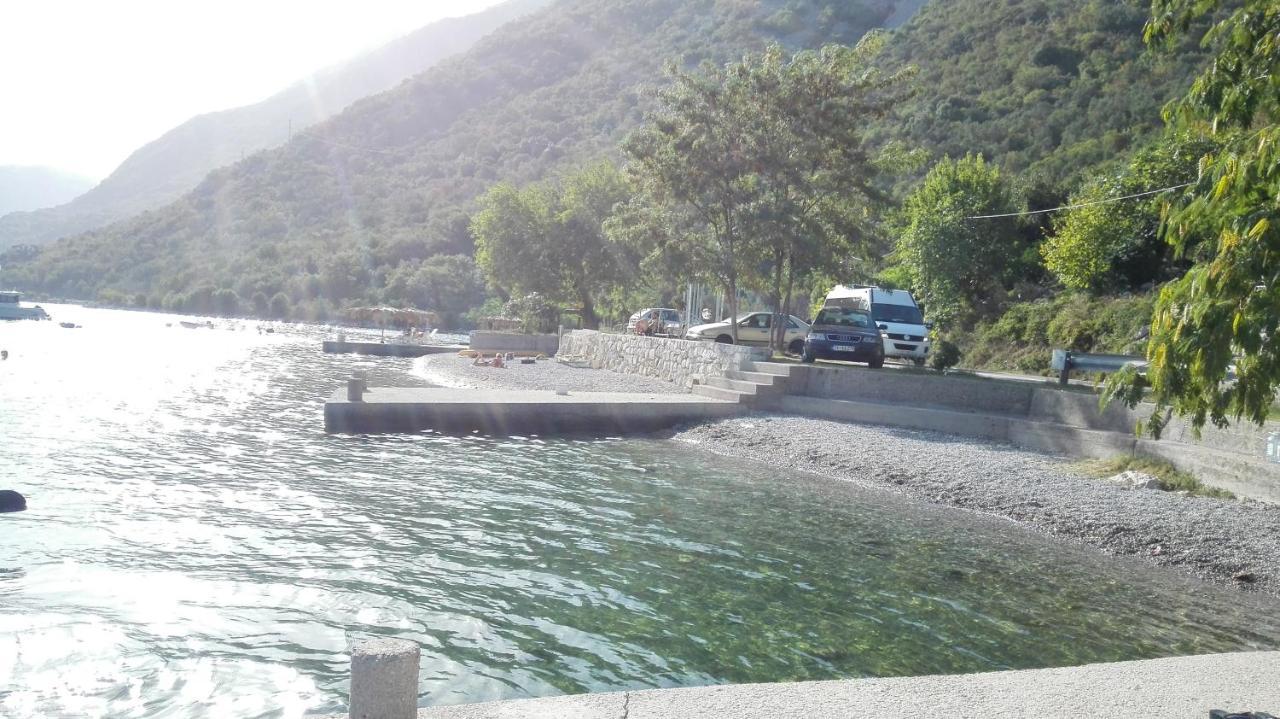Apartmani Villa Radovic Risan Luaran gambar