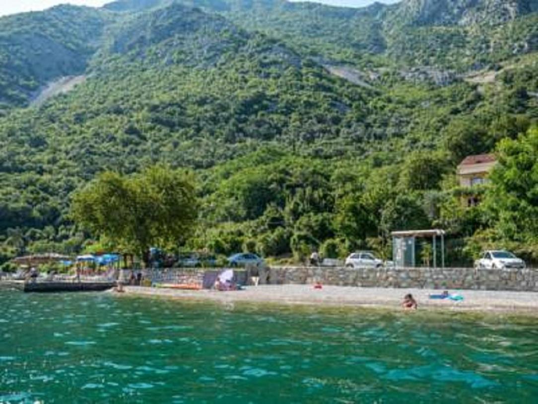 Apartmani Villa Radovic Risan Luaran gambar